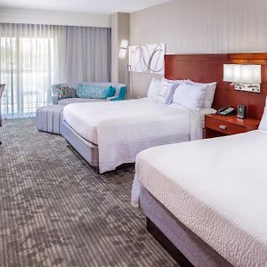 Deluxe Queen Room Two Queen Beds